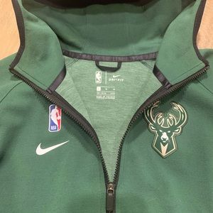 Youth Milwaukee Bucks Nike Hunter Green Logo